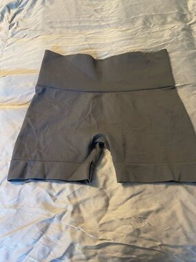 Set Active Grey Shorts